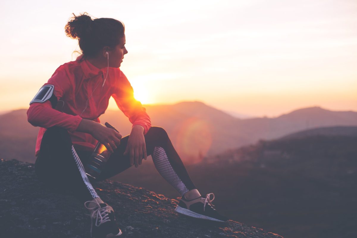 Frau Joggen Pause Sonnenaufgang