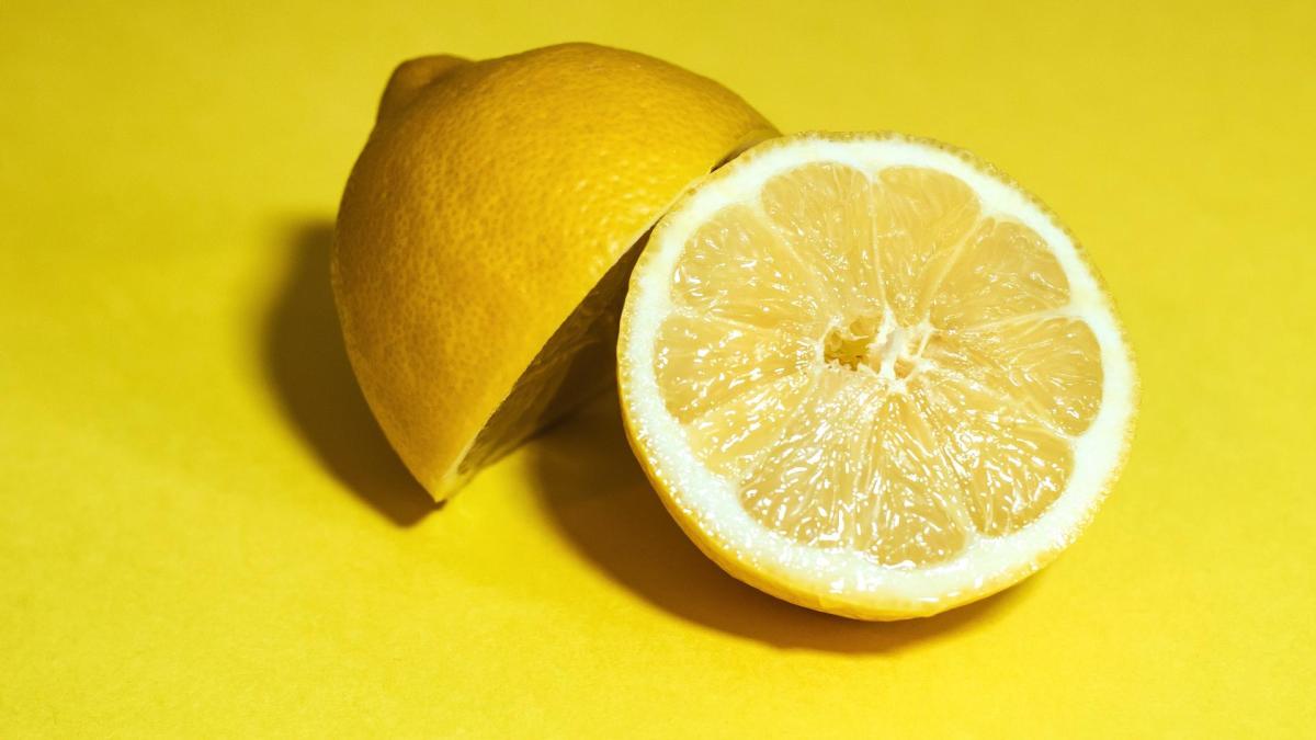 Zitrone enthält reichlich Vitamin C