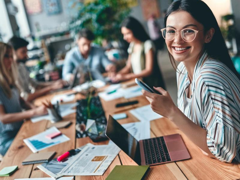 Arbeitsgruppe im Büro Hipster Start Up