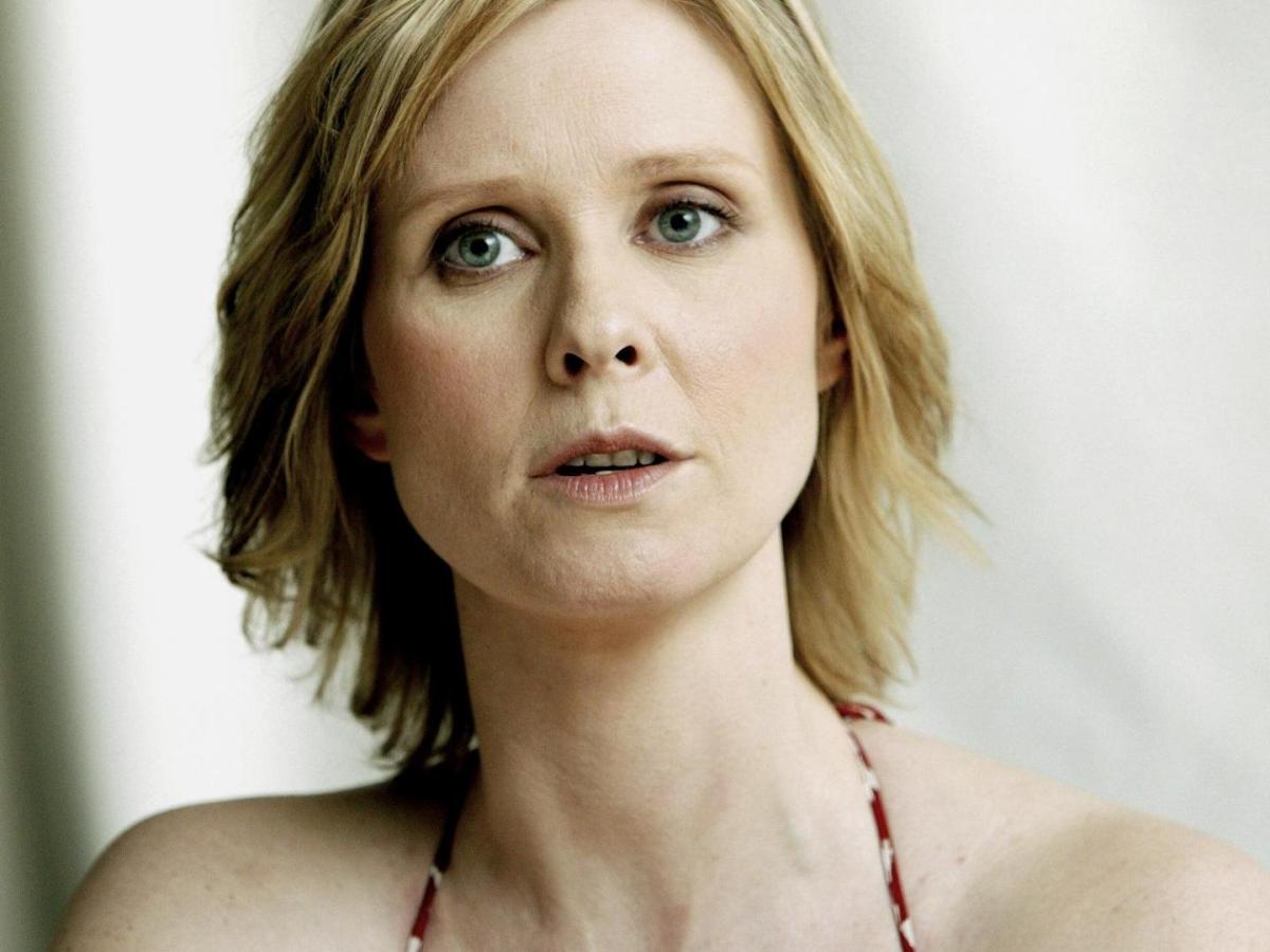 Cynthia Nixon geht mit "Be a lady they said" viral.