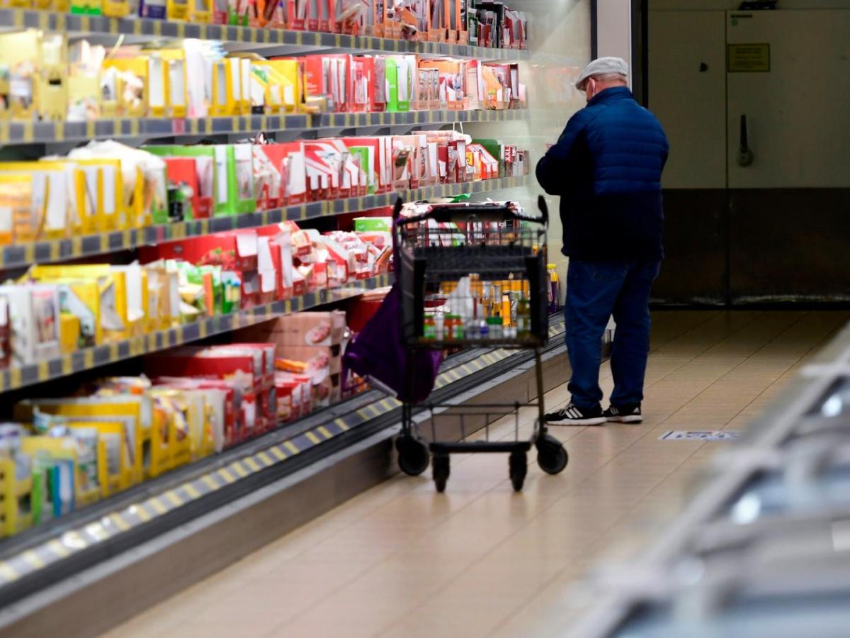 Einkaufen im Discounter Aldi