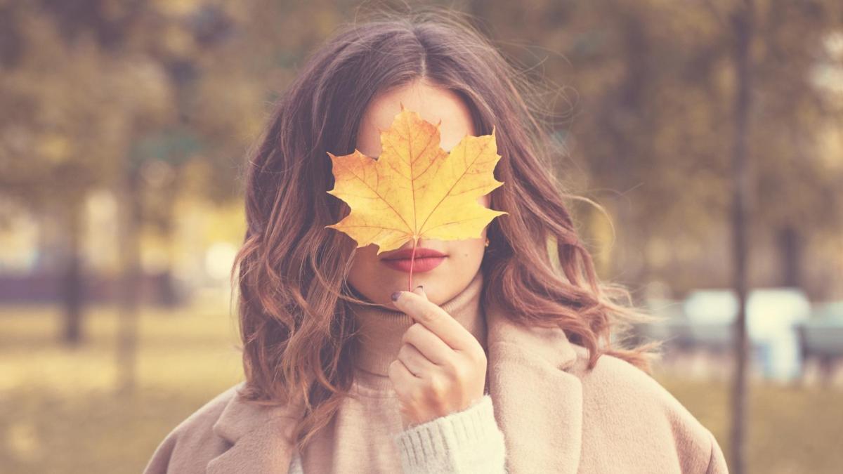 Frau, Blatt, Herbst