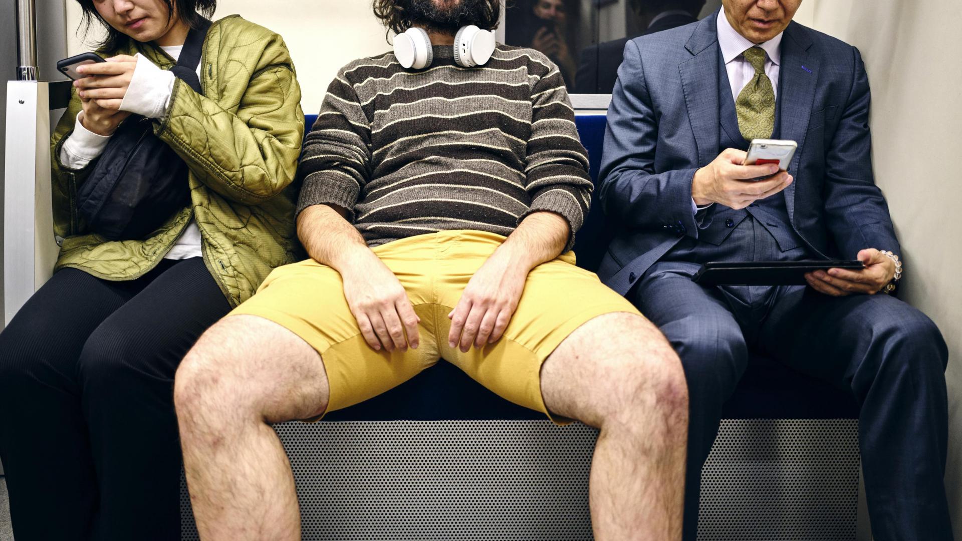 Manspreading