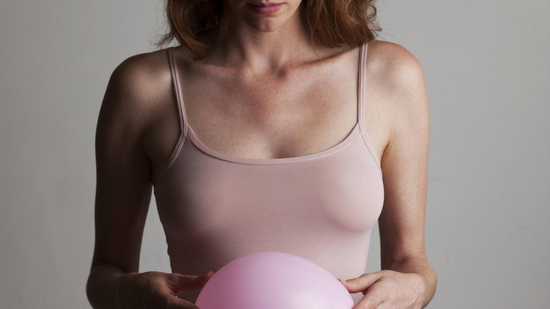 Wie ein Luftballon: Viele Frauen fühlen sich auch Monate nach der Geburt noch schwanger.