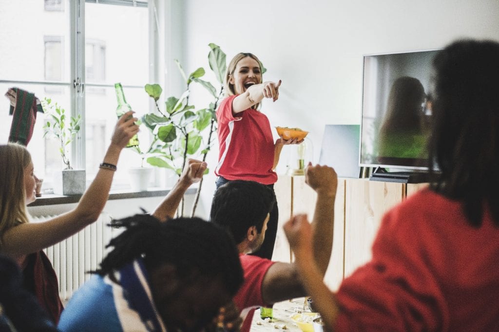 party spieleabend alexa-spiele freunde