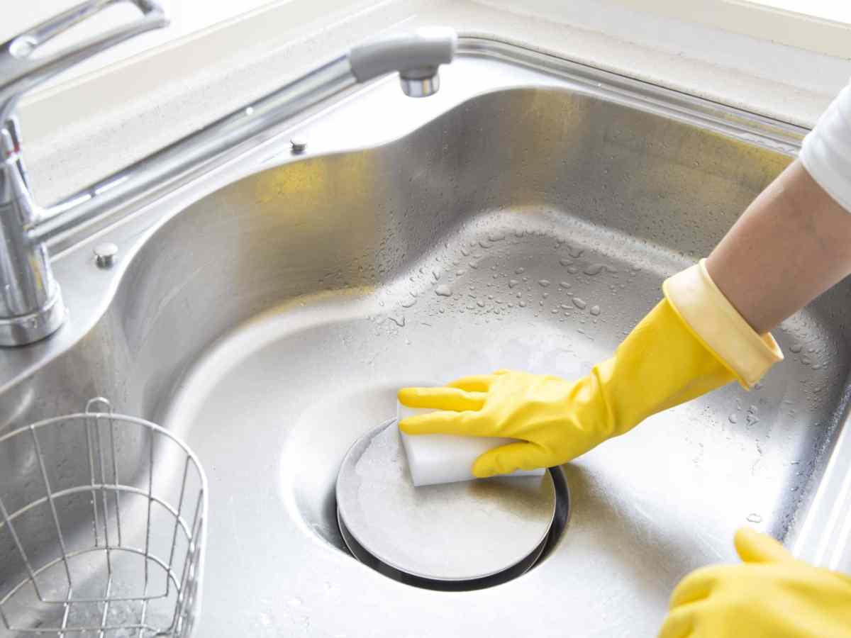 Mit diesem Hausmittel bleibt dein Spülmittel wochenlang sauber