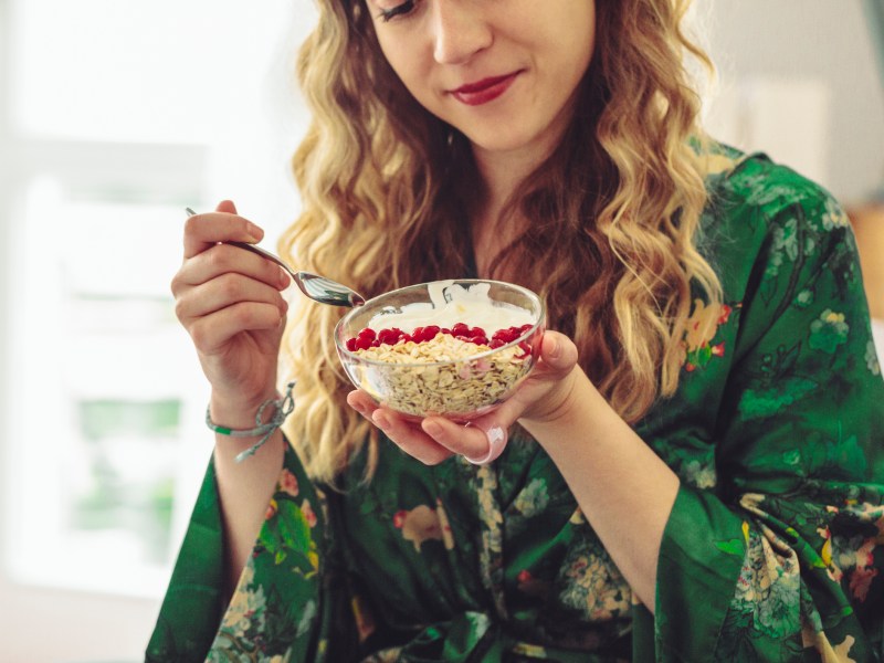 Frau Haferflocken Müsli