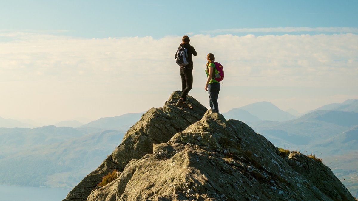 Beim Wandern ist eine gesunde Selbsteinschätzung gefragt.. © ABO PHOTOGRAPHY/Shutterstock.com