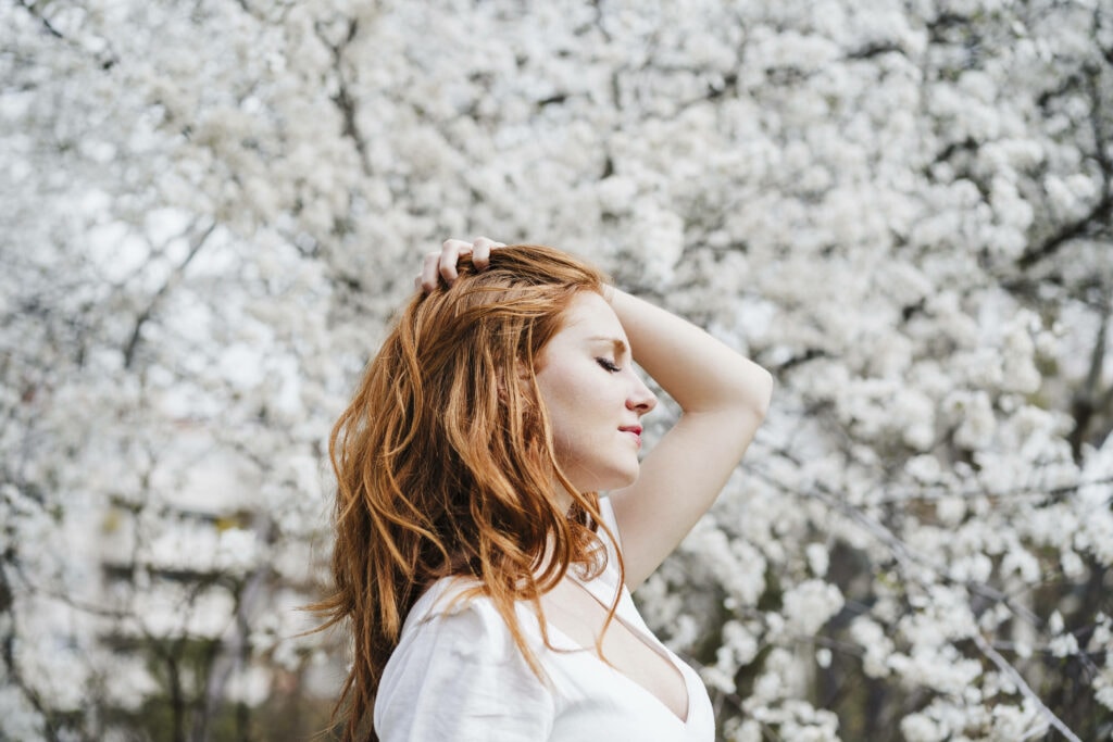 Frau mit roten Haaren