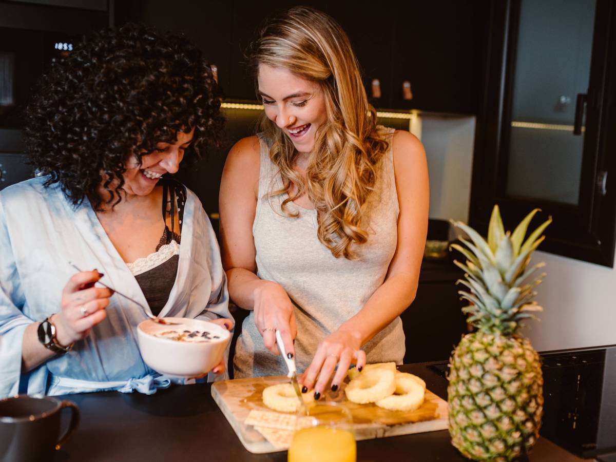 Frauen mit Früchten