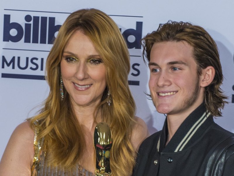 Céline Dion mit ihrem Sohn René-Charles im Jahr 2016 in Las Vegas.. © Kobby Dagan/Shutterstock.com