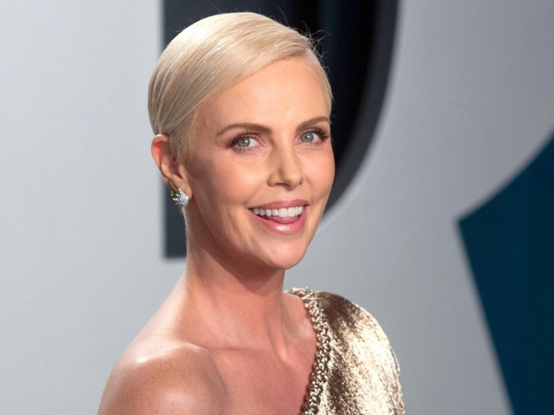 Charlize Theron ist happy.. © imago images/Future Image