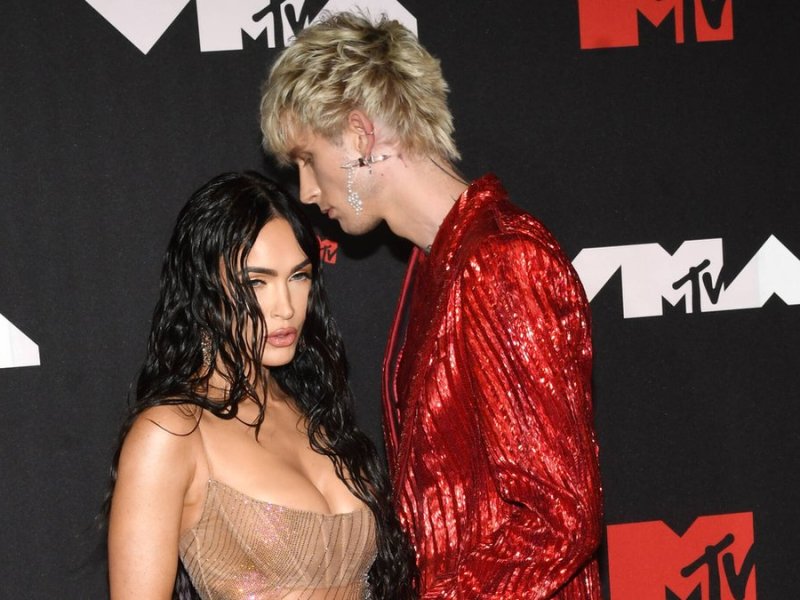 Megan Fox und Machine Gun Kelly haben sich verlobt.. © imago/MediaPunch