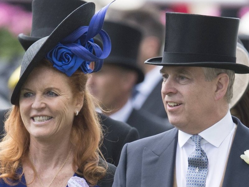 Herzogin Sarah und Prinz Andrew verstehen sich auch nach der Scheidung noch gut - hier waren sie 2015 gemeinsam in Ascot.. © imago images/Parsons Media/Ben Stevens/i Images