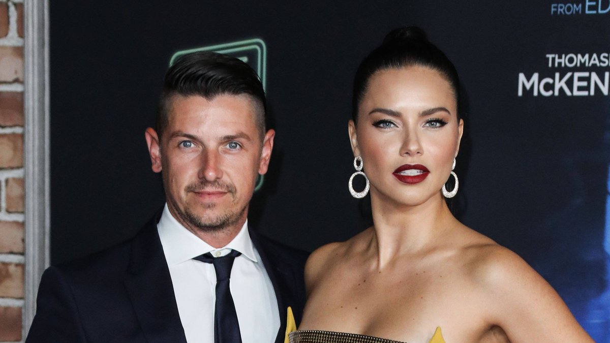 Adriana Lima und Andre Lemmers sind seit Sommer 2021 offiziell ein Paar.. © imago/NurPhoto