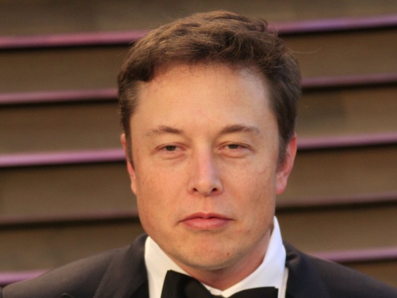 Elon Musk springt den Ukrainern zur Hilfe.. © Kathy Hutchins/Shutterstock