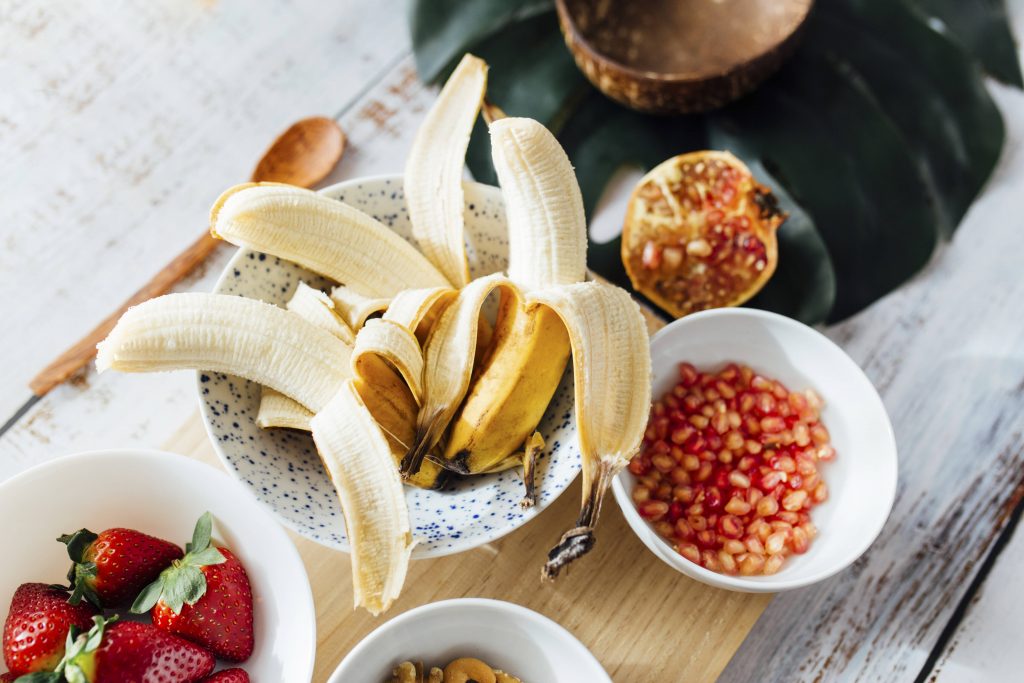 Bananenschale in Obstschale