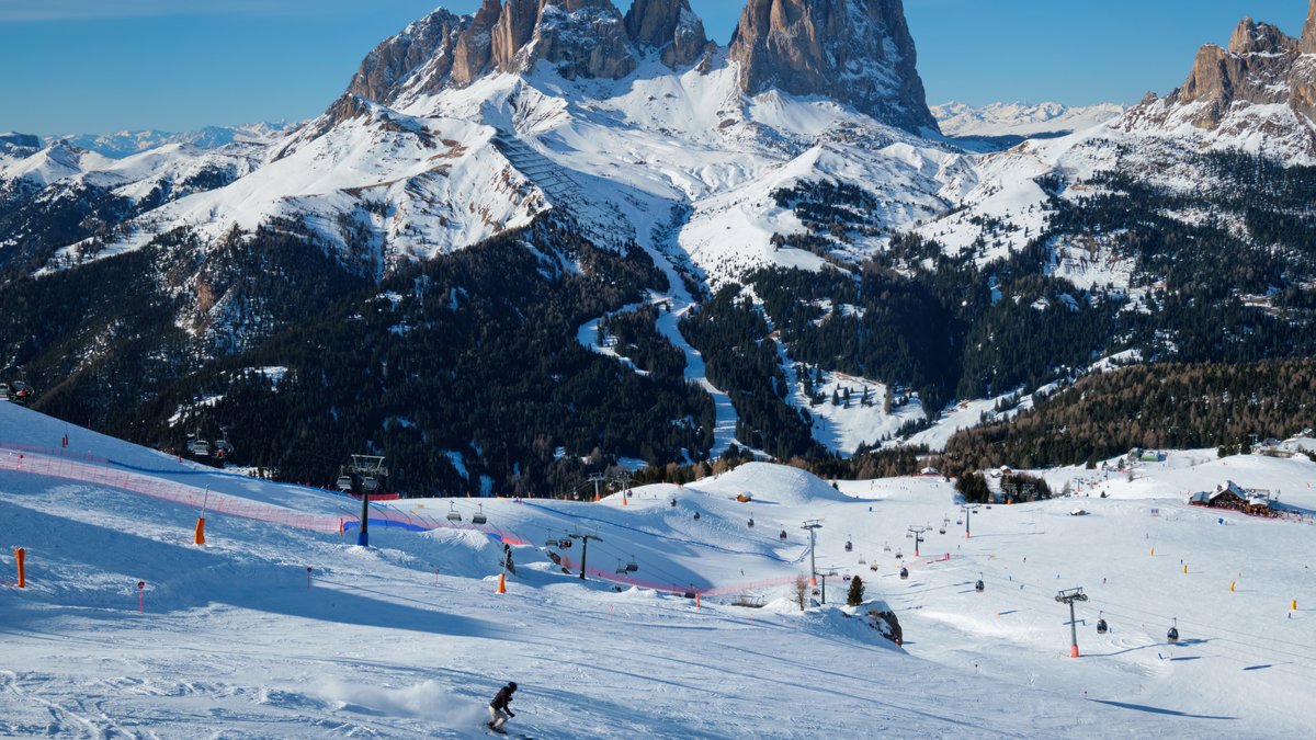 Mit gutem Gewissen ab auf die Piste: Die Dolomiten haben an der grünen Schraube gedreht.. © Dmitry Rukhlenko/Shutterstock.com