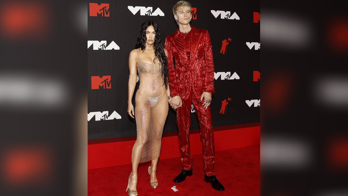 Megan Fox und Machine Gun Kelly kurz nach ihrer Verlobung.. © imago images/UPI Photo