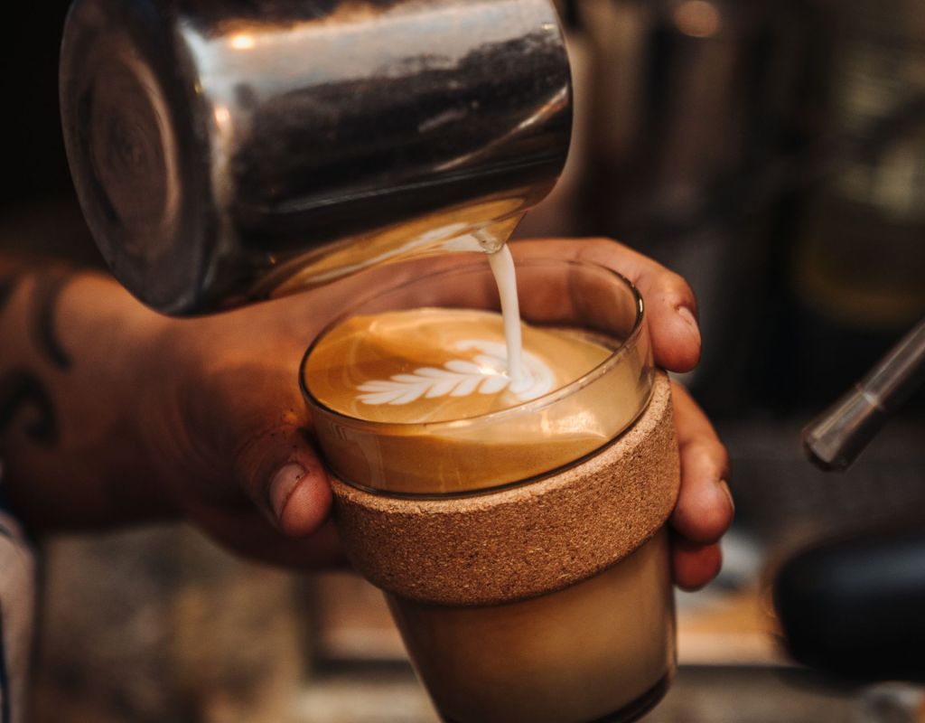 Hand kaffee serotonin