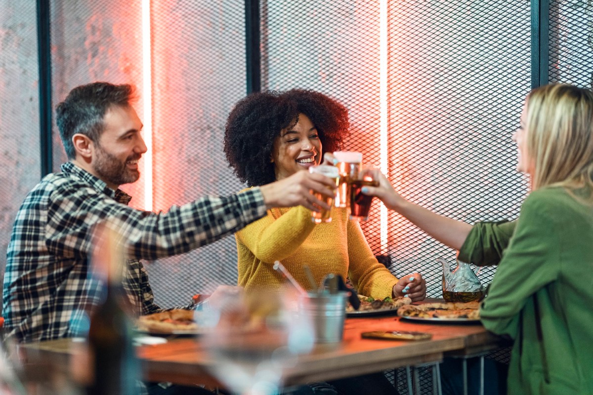 Freunde im Restaurant