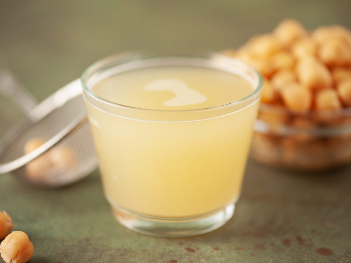 3 Gründe, warum du Kichererbsenwasser aus der Dose nicht wegschütten solltest