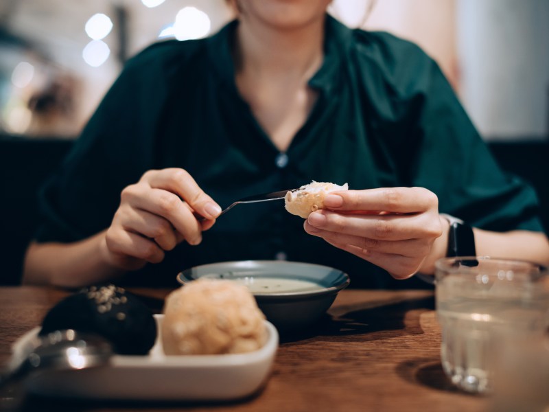 Frau Frühstück Brötchen