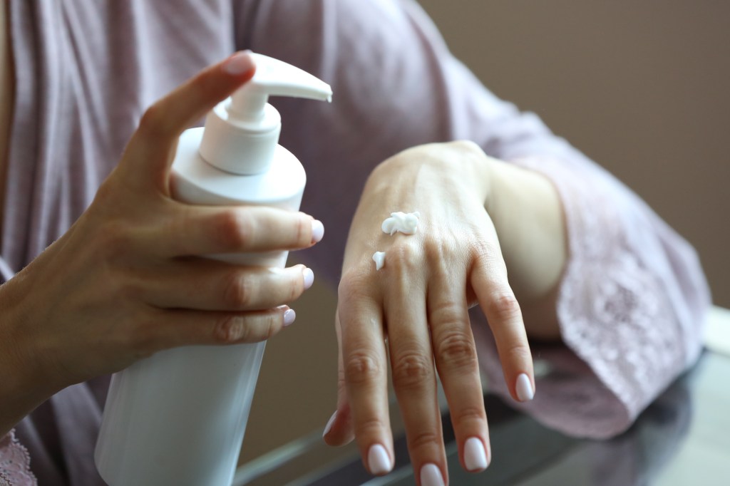 Pflege, die nicht klebt: Leichte Bodylotion mit natürlichen Inhaltsstoffen