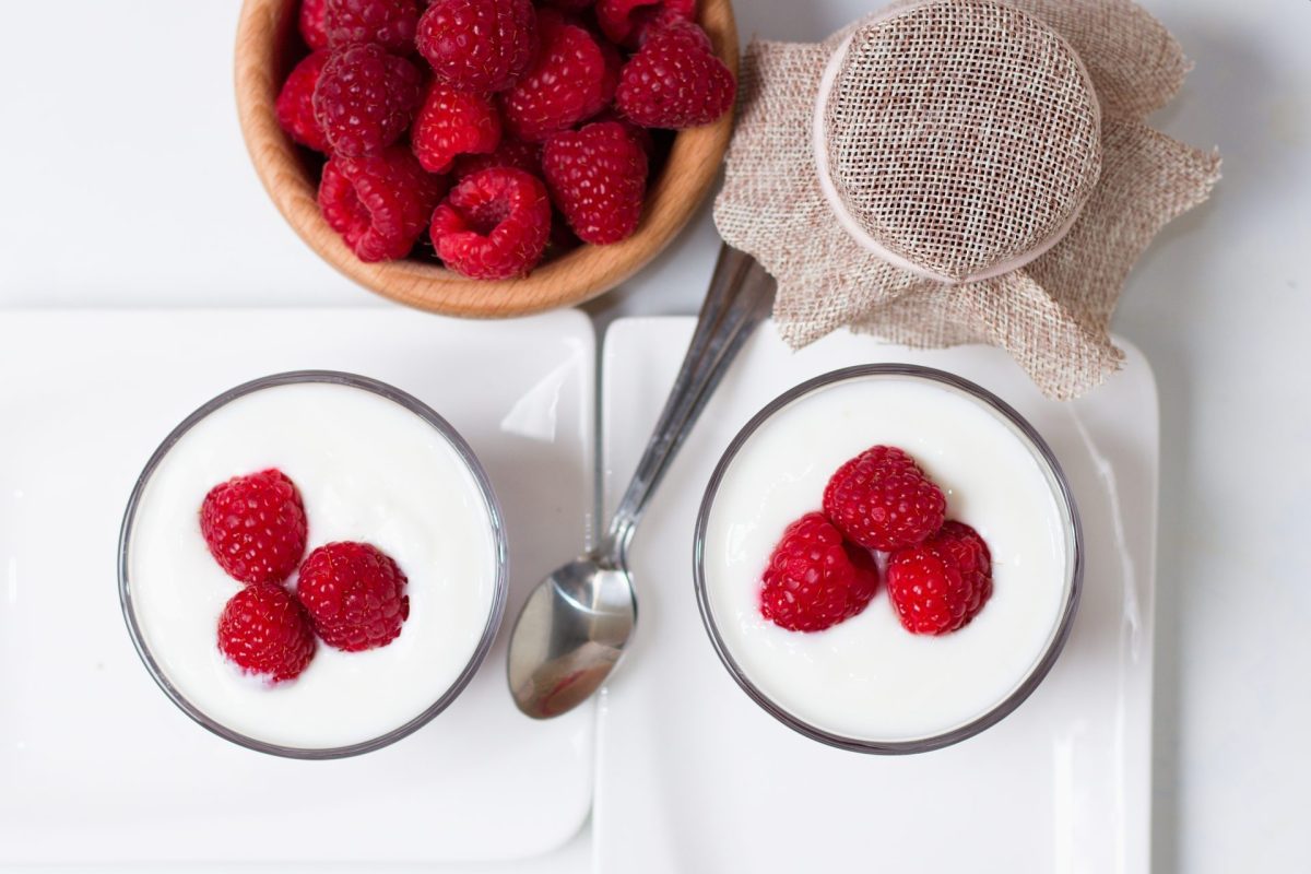 Joghurt mit Himbeeren