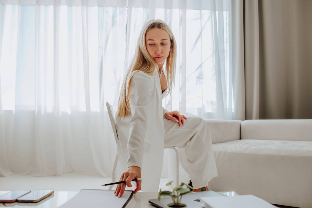 Frau mit blonden Haaren