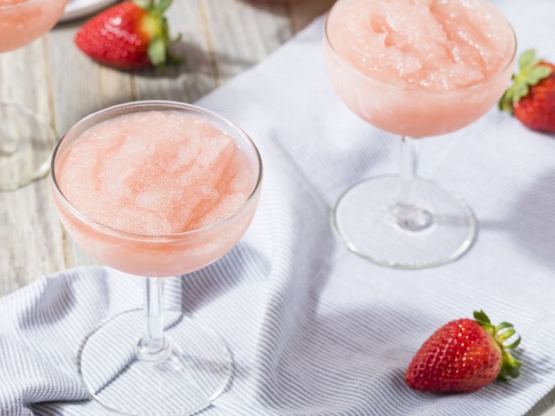 FrozÃ©: Frozen RosÃ©. Wein mit Erdbeeren