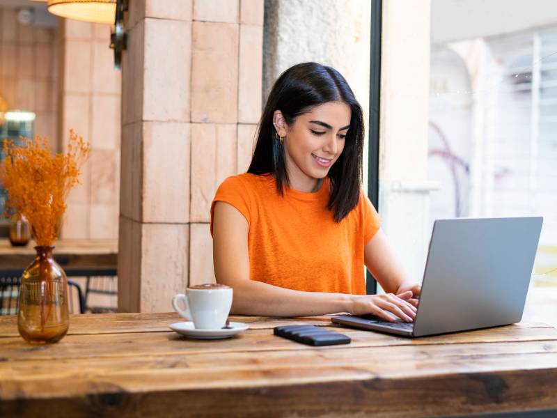 Frau laptop beste Mitarbeiter-Typen