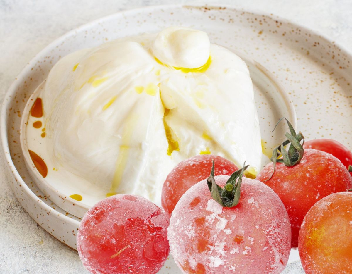 Gefrorene Tomate und Burrata