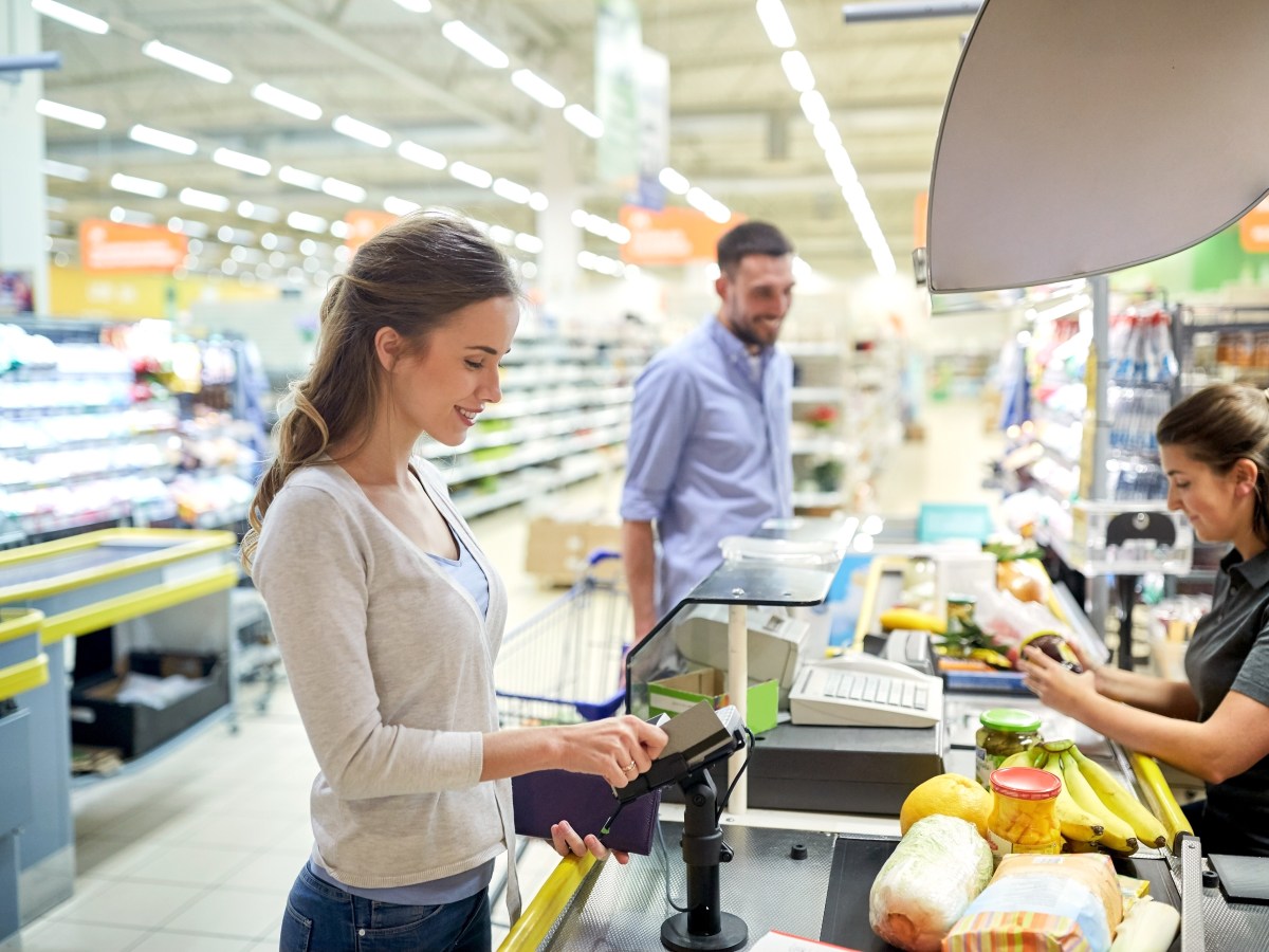 Warum wird der Pfandbon abgelehnt und warum ist das Produkt an der Kasse teurer als gedacht? Bessrer du kennst deine Rechte als Verbraucher*in.