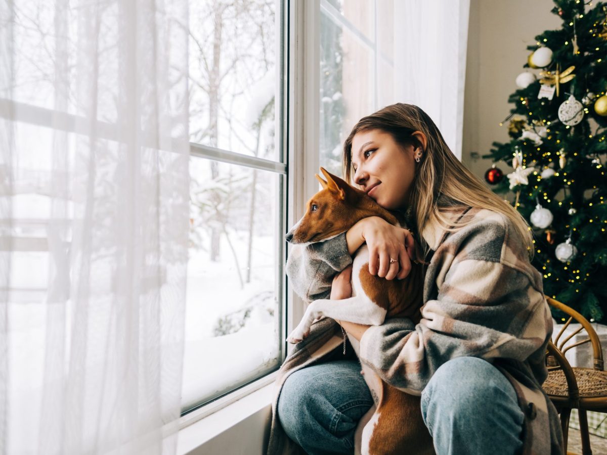 Frau Weihnachten Hund