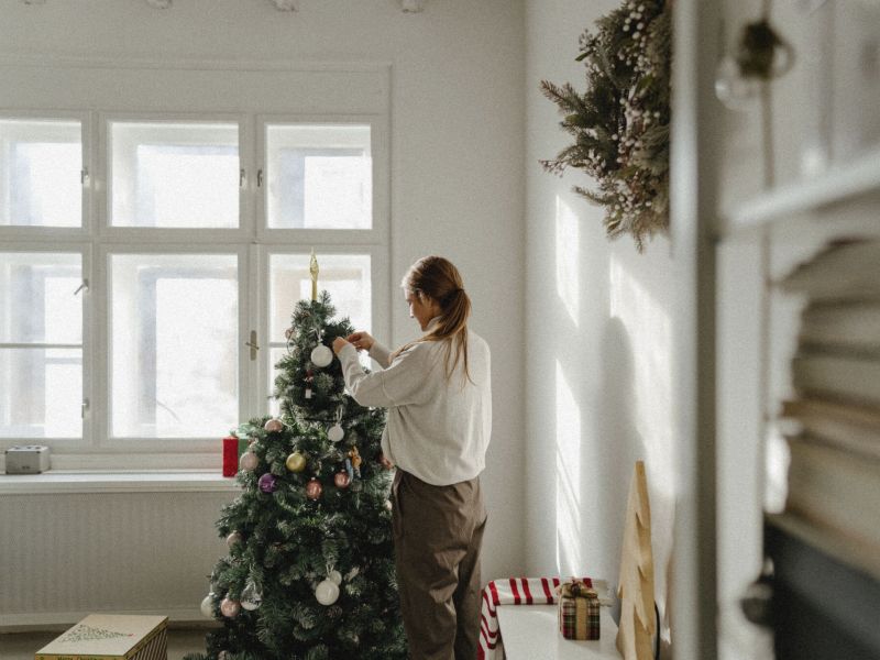 Weihnachtsbaum aufstellen