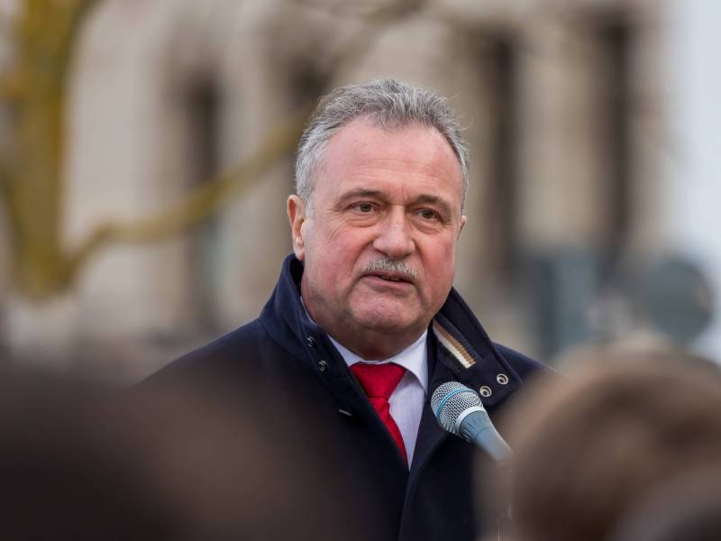 GDL-Chef Claus Weselsky bei einer Demonstration der LokfÃ¼hrer:innen.