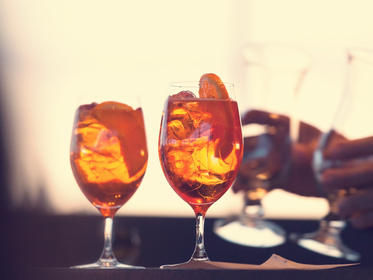 Sunset Spritz: Aperol-Cocktail Rezept mit Twist