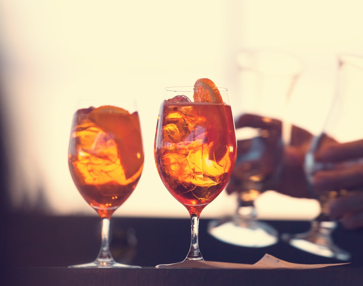 Sunset Spritz mit Aperol: Rezept für Cocktail