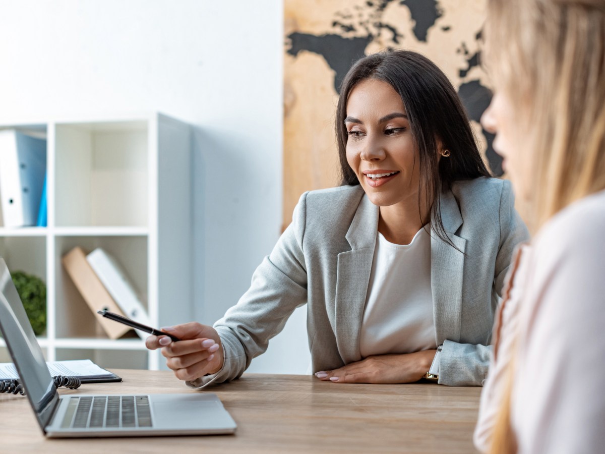 Lohnt es sich über ein Reisebüro zu buchen? Die Vor- und Nachteile.