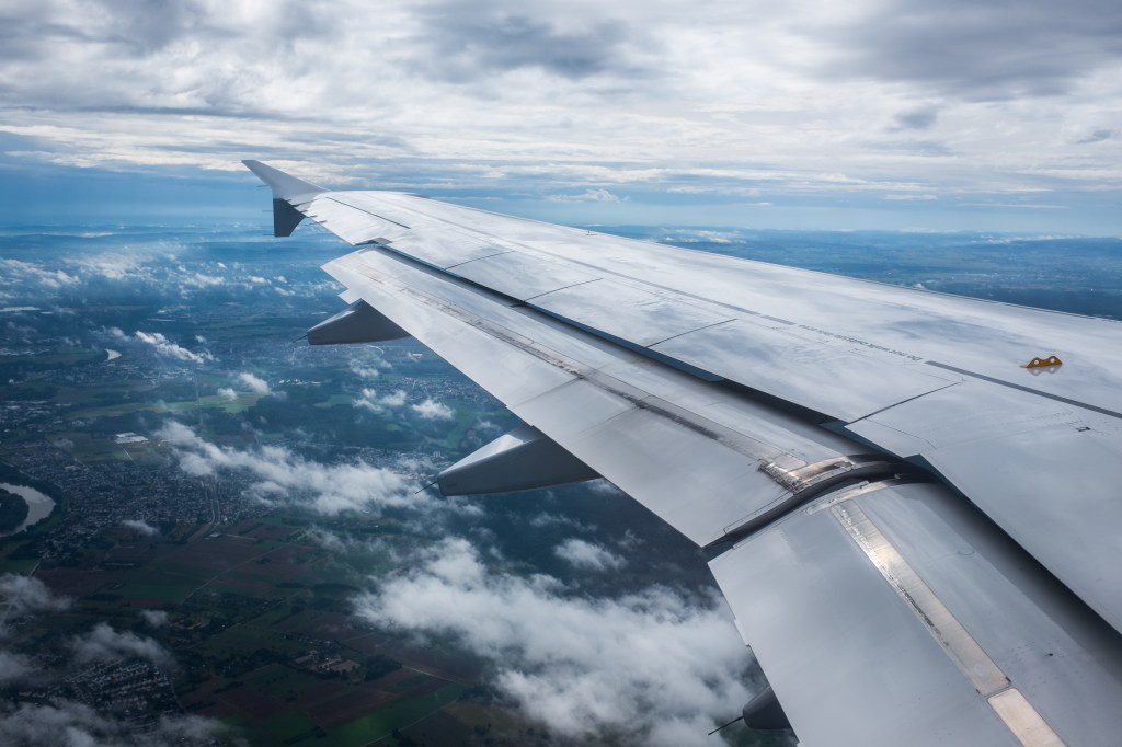 Flugzeug-Phänomene: Wer Angst im Flugzeug hat, wird bei ungewöhnlichen Geräuschen schnell nervös.