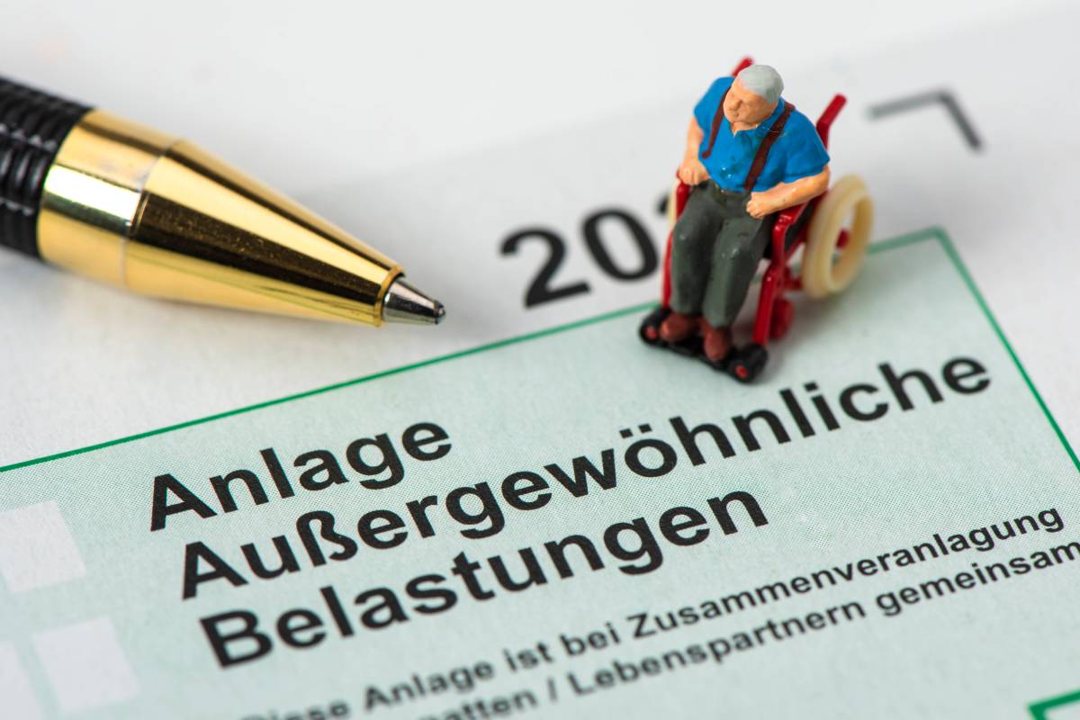 Wenn ein AngehÃ¶riger oder du selbst ins Heim musst, ist die finanzielle Belastung groÃŸ. Was bedeutet die Haushaltsersparnis und wie kannst du die Heimunterbringung von der Steuer absetzen?