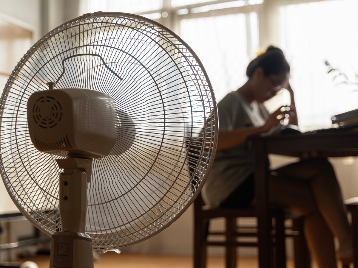 Die Hitze bleibt noch eine Weile. Der Feuerwehr-Trick sorgt dafÃ¼r, dass dein Ventilator deutlich besser arbeitet, und er ist so einfach.