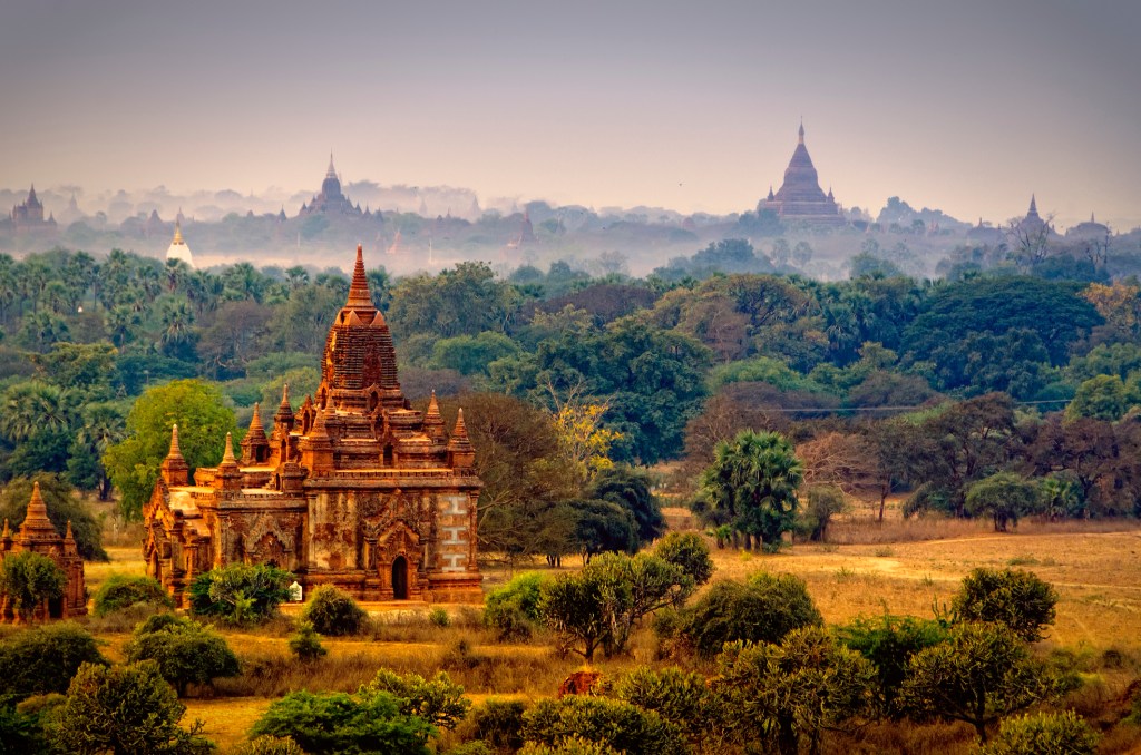 Bhutan und Myanmar sollten auf deiner Bucket List stehen.