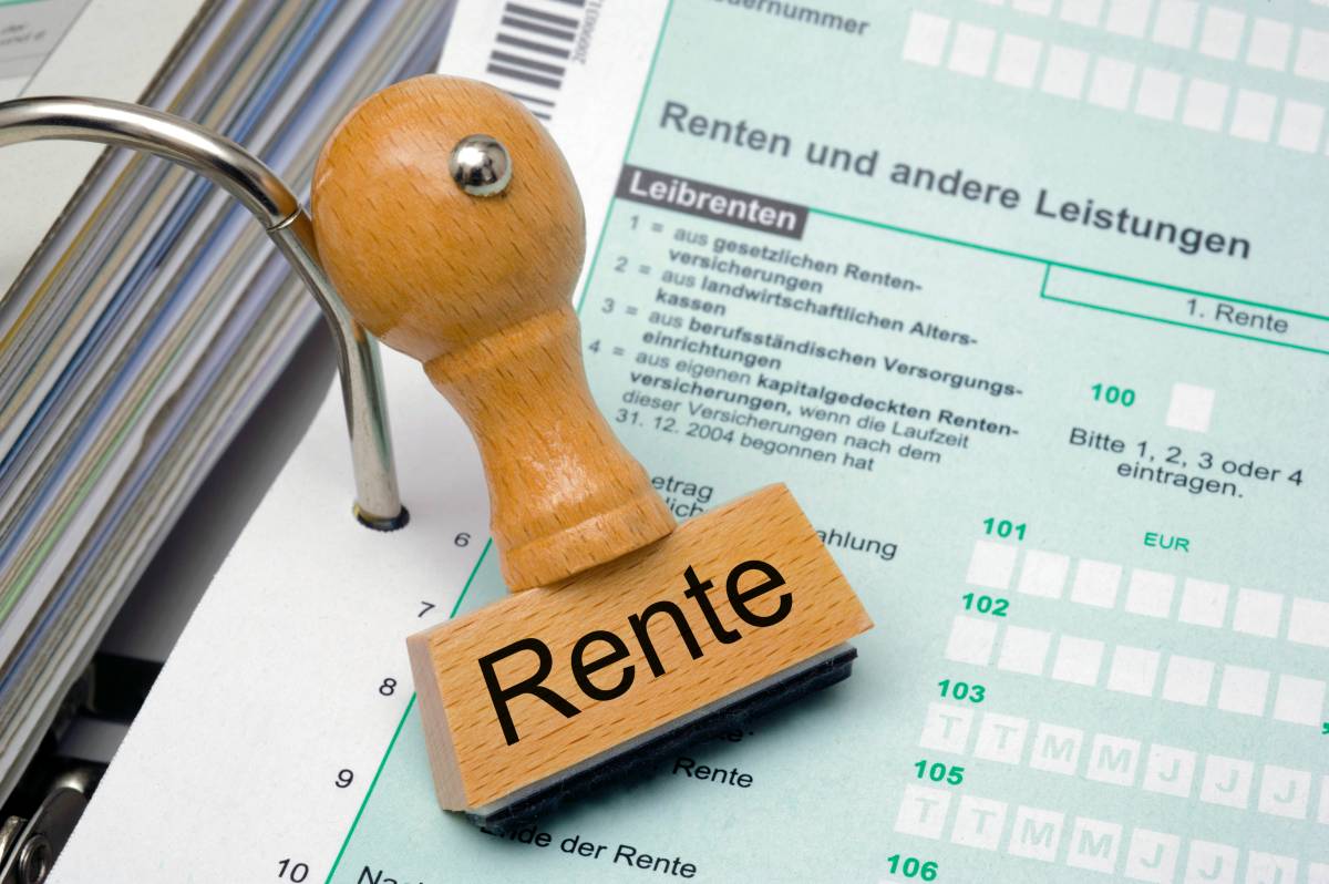 Du beziehst Rente und wunderst dich, warum das Geld nicht pünktlich auf deinem Konto ist? Das sind die bekanntesten Gründe und das kannst du jetzt tun.