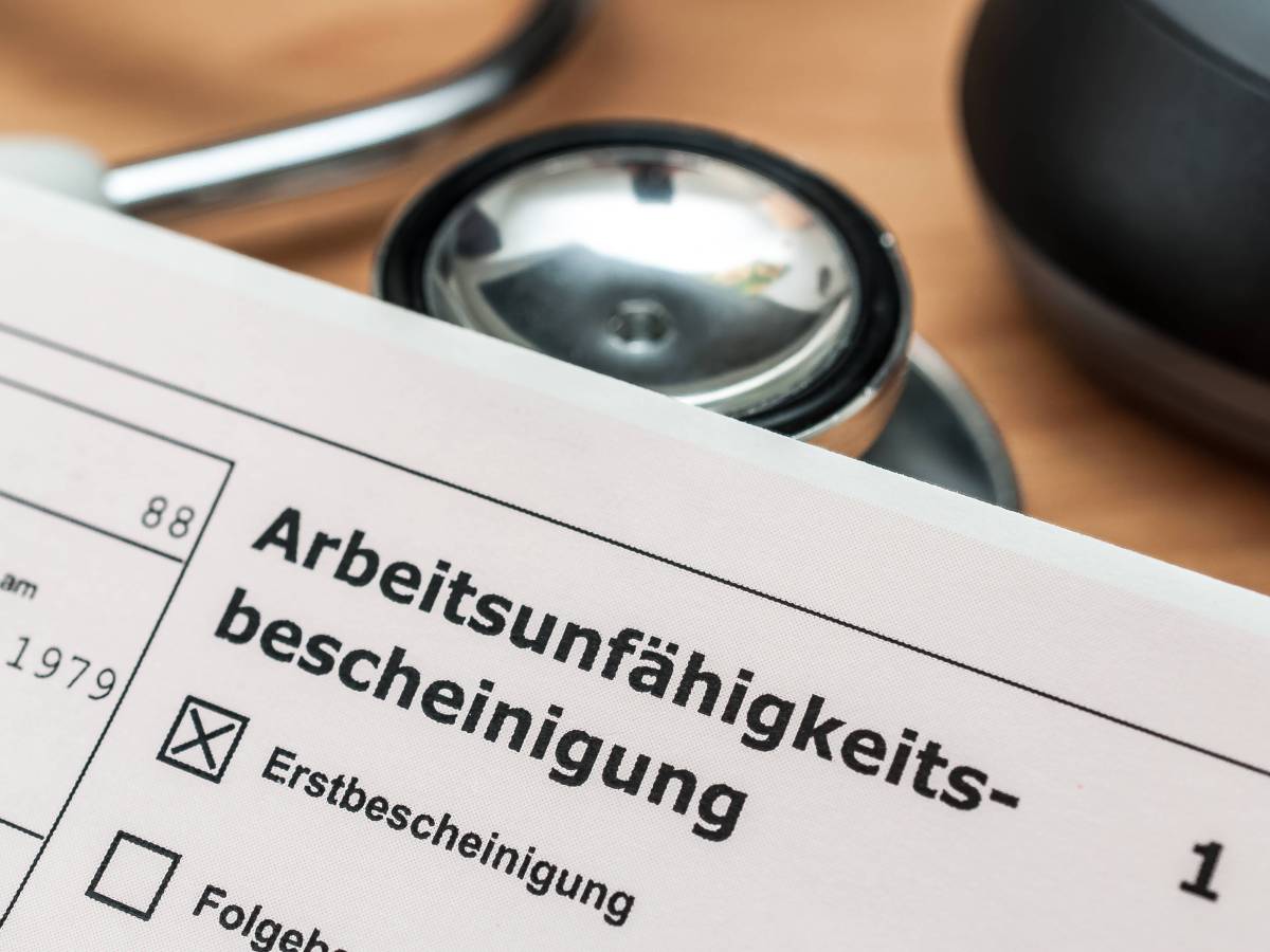 Eine ArbeitsunfÃ¤higkeitserklÃ¤rung.