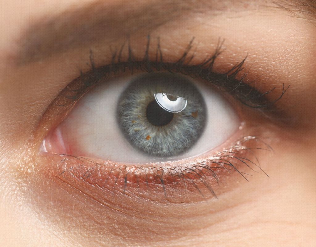 3. Schönheitstrend: In Panama lässt man sich dauerhafte Iris-Implantate machen