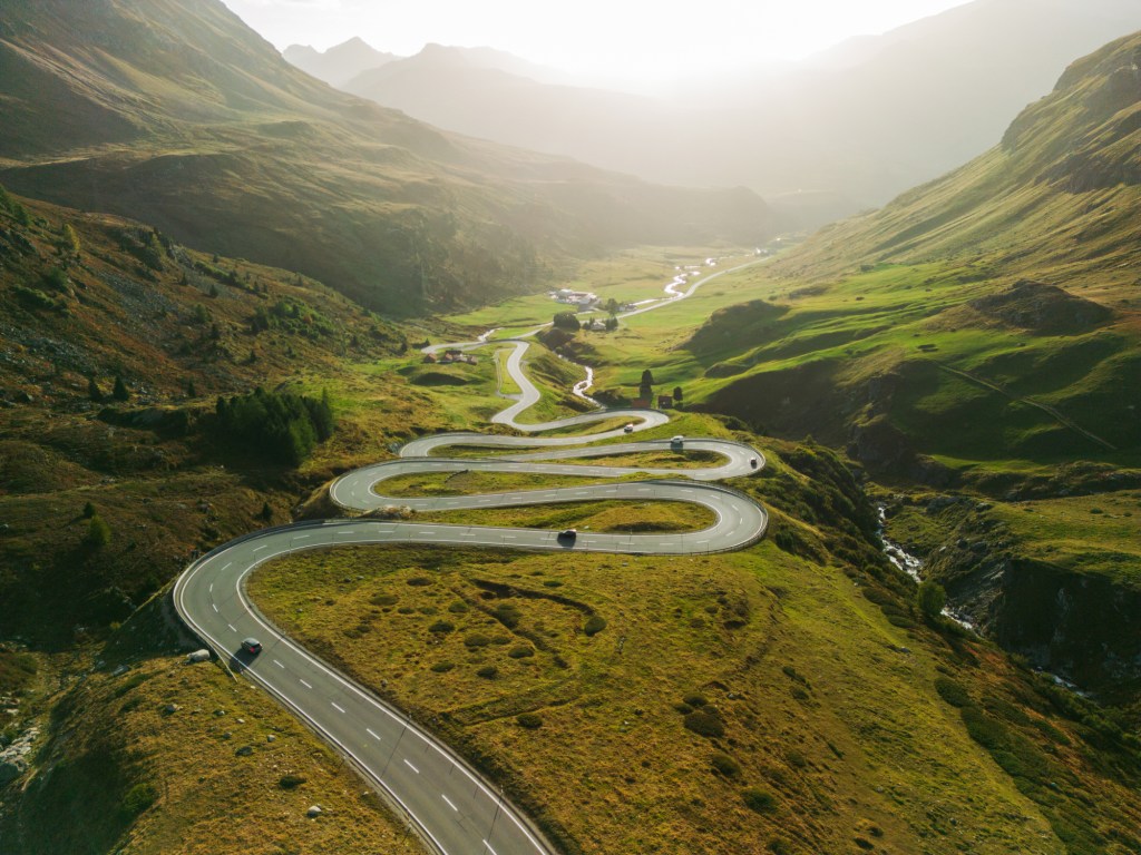 Die Schweizer Alpen sind ein Teil der Alpen und das Hochgebirge der Schweiz.