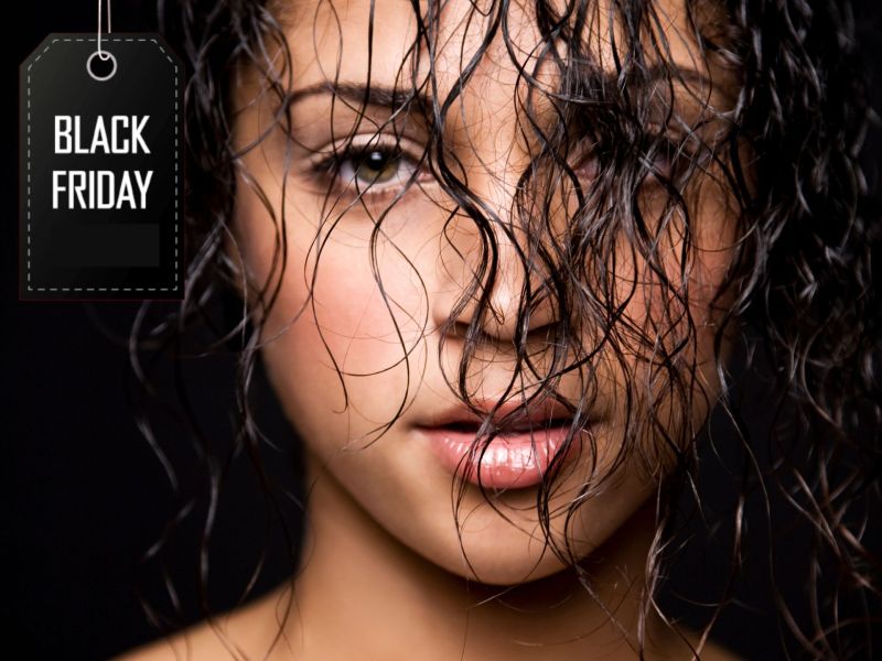 Frau nasse Haare Black Friday Haircare