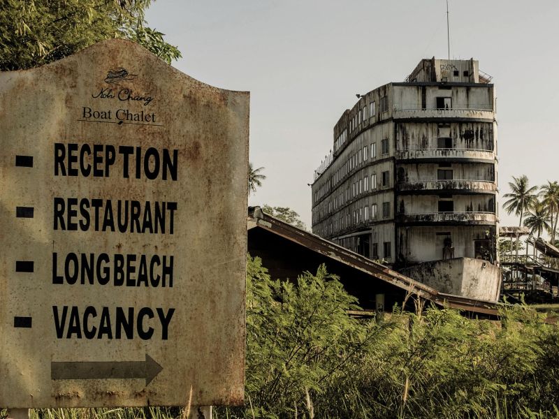 Lost Place: Die Geschichte hinter dem Geisterschiff in Thailand.